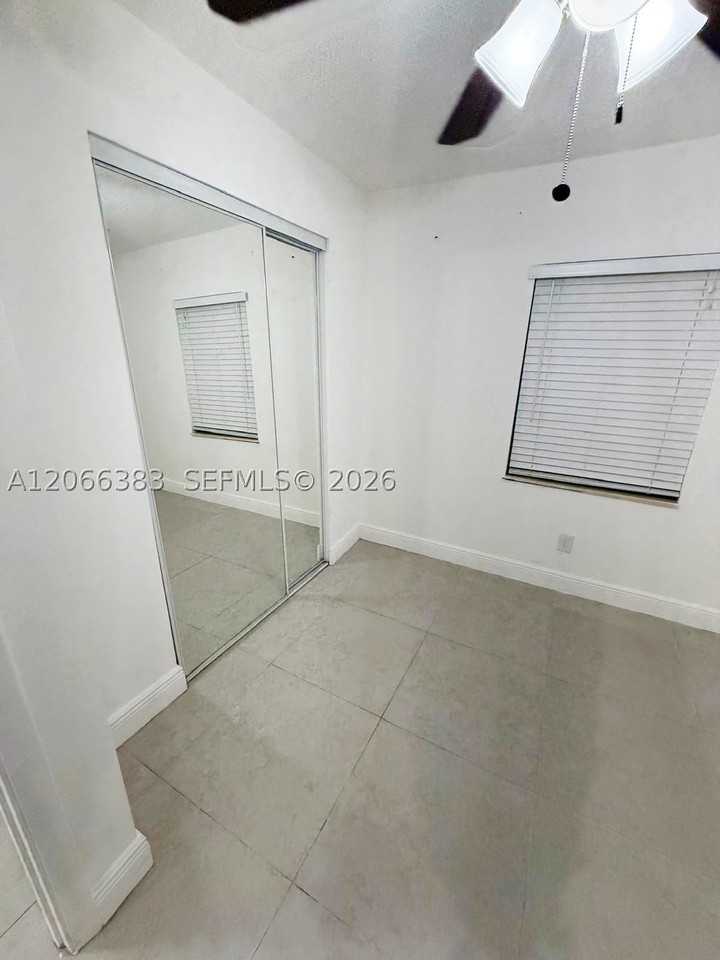 716 Sw 11th Ave #B - Photo 7 of 13