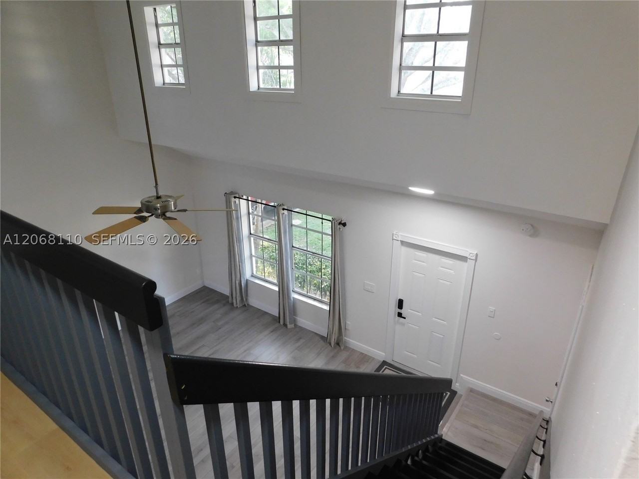 12164 Sw 52nd Pl - Photo 5 of 36