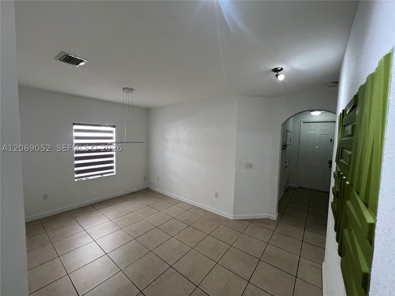 2410 Ne 4th St #2410 - Photo 4 of 23