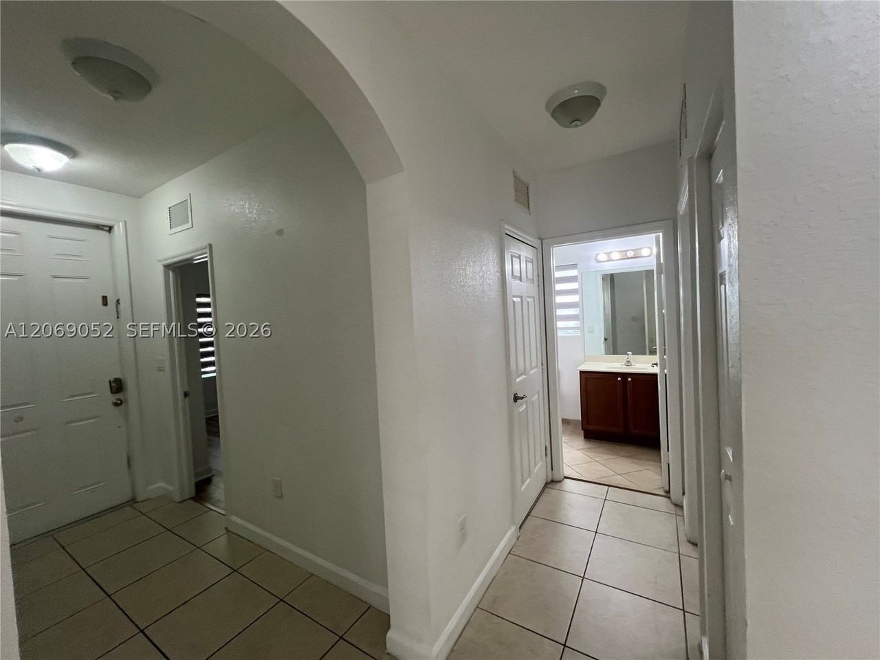 2410 Ne 4th St #2410 - Photo 6 of 23