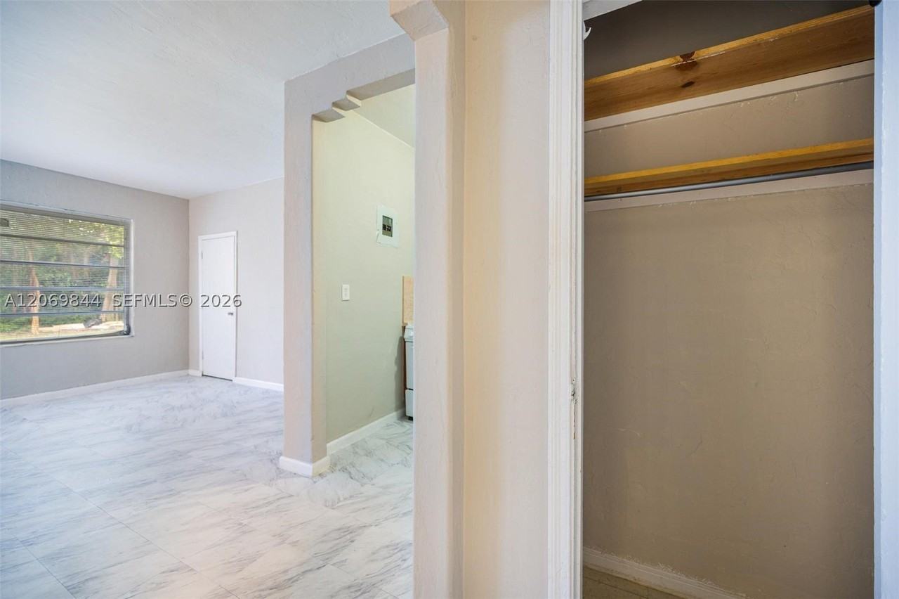 825 Alton Rd #2 - Photo 5 of 8