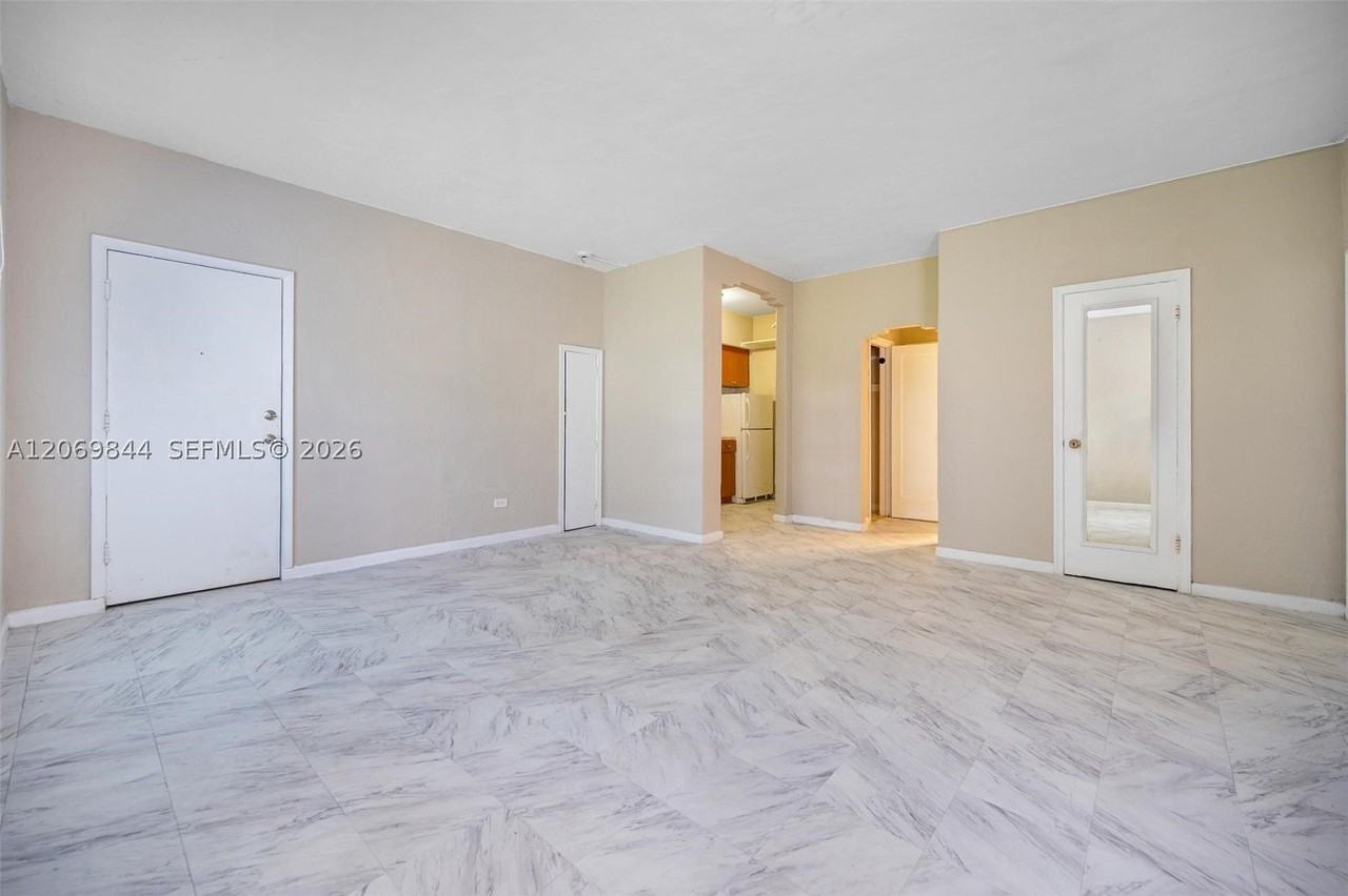 825 Alton Rd #2 - Photo 6 of 8