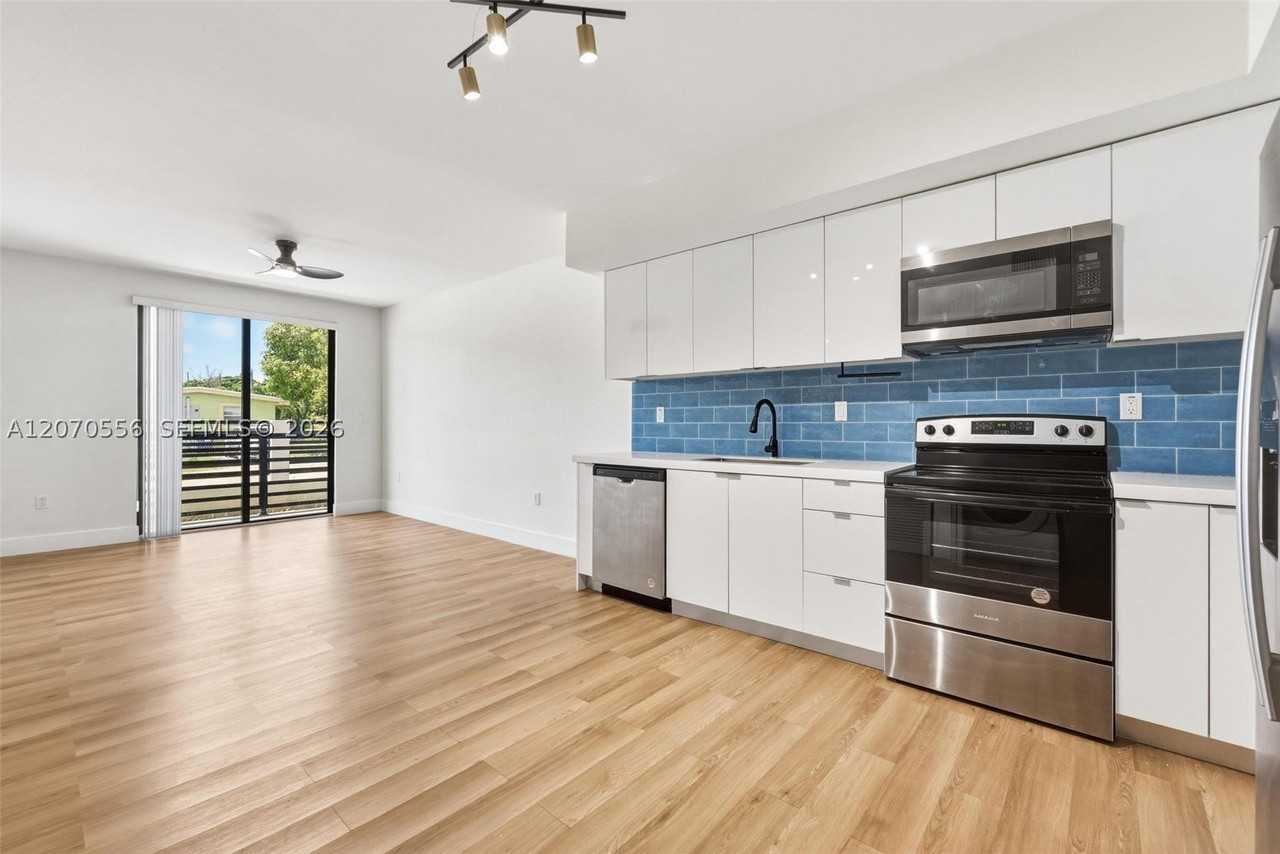 16955 Sw 100th Ave #1 - Photo 3 of 23