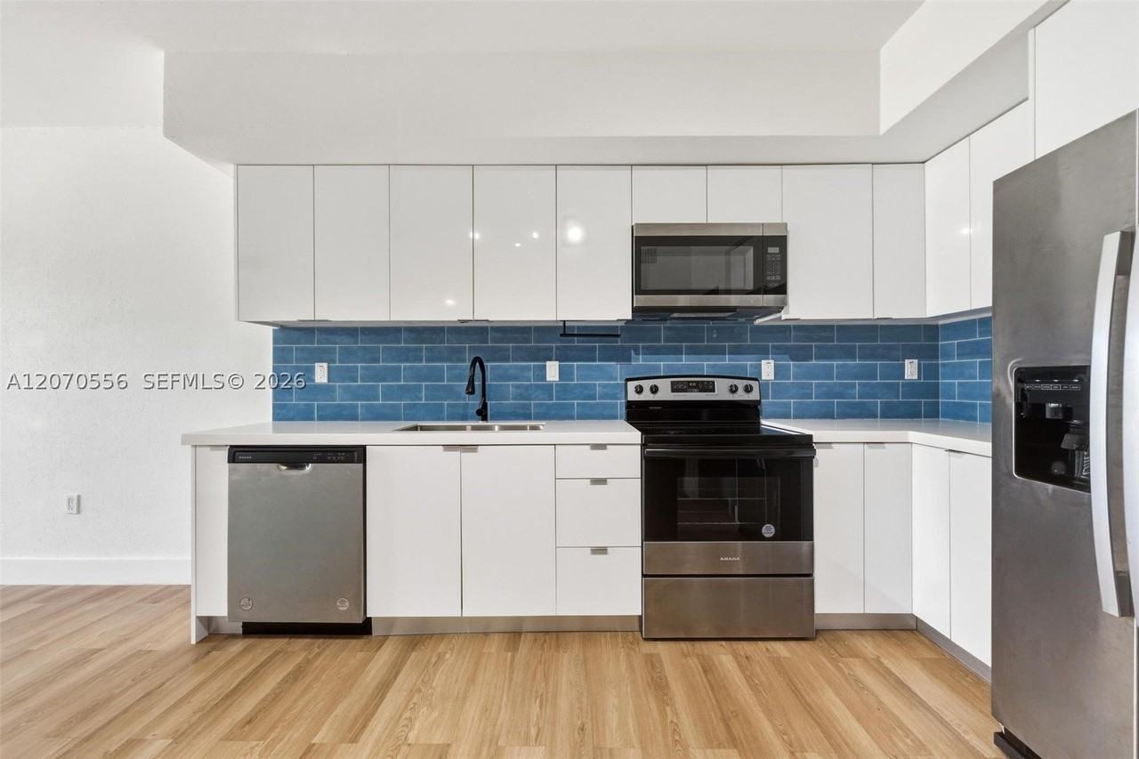 16955 Sw 100th Ave #1 - Photo 4 of 23