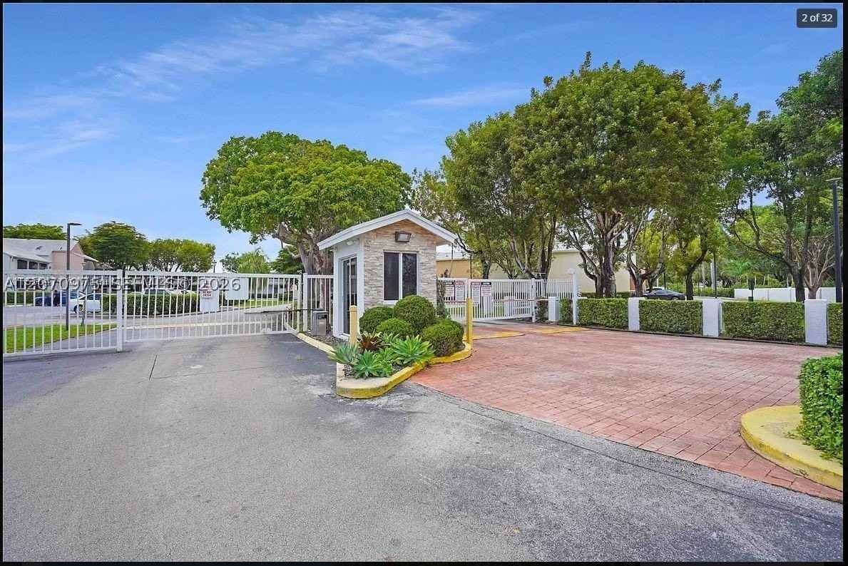 10521 Mahogany Key Cir #207 - Photo 3 of 32