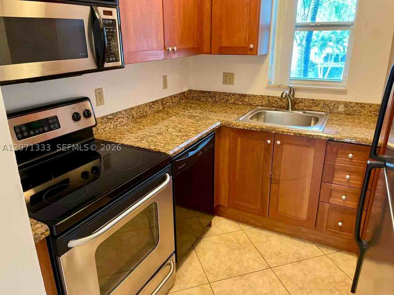 4001 Ne 21st Ave #203 - Photo 3 of 11