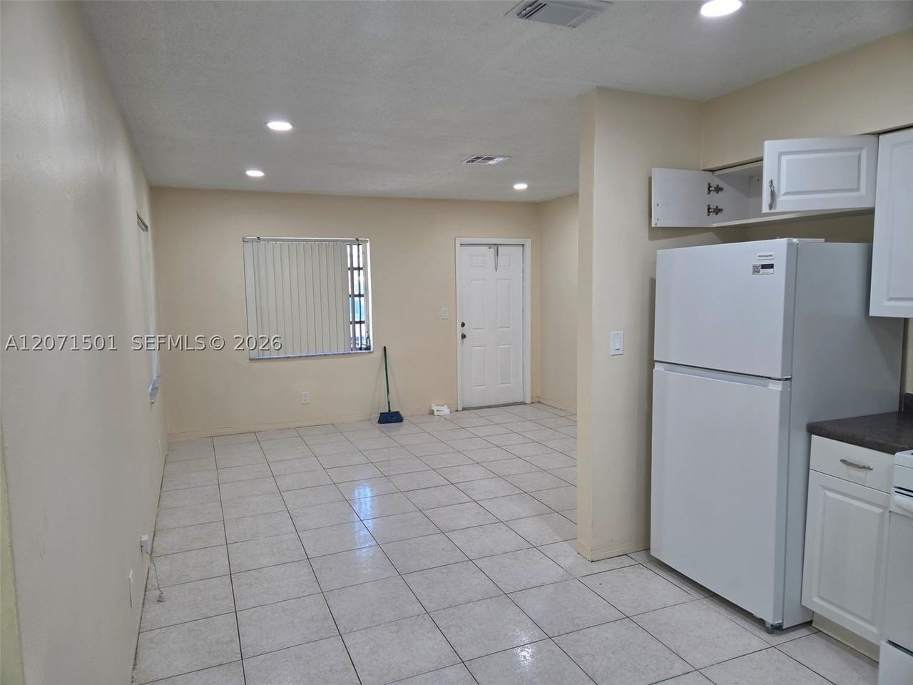 6050 Sw 34th St #1 - Photo 4 of 7