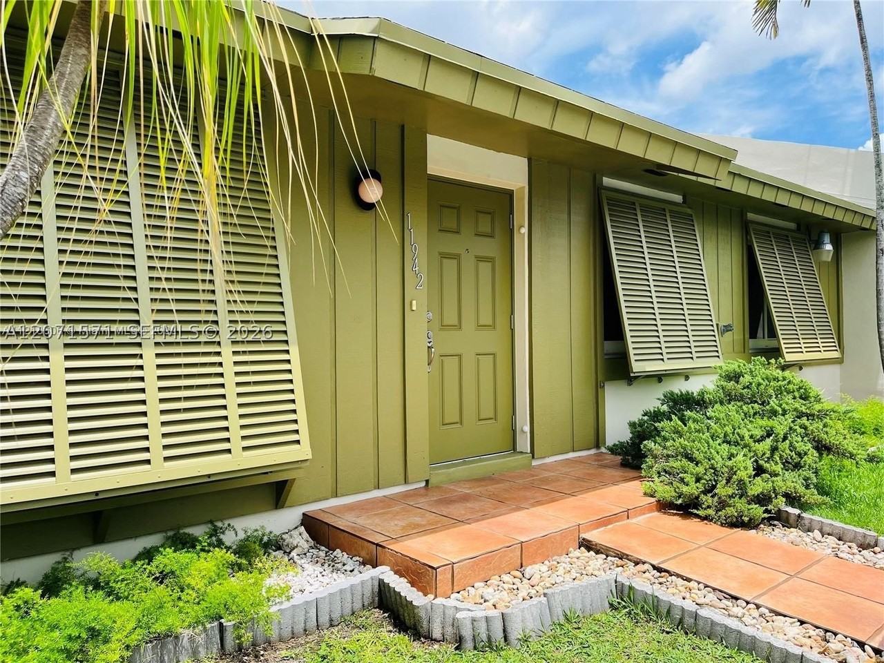 11942 Sw 122nd Pl - Photo 3 of 21
