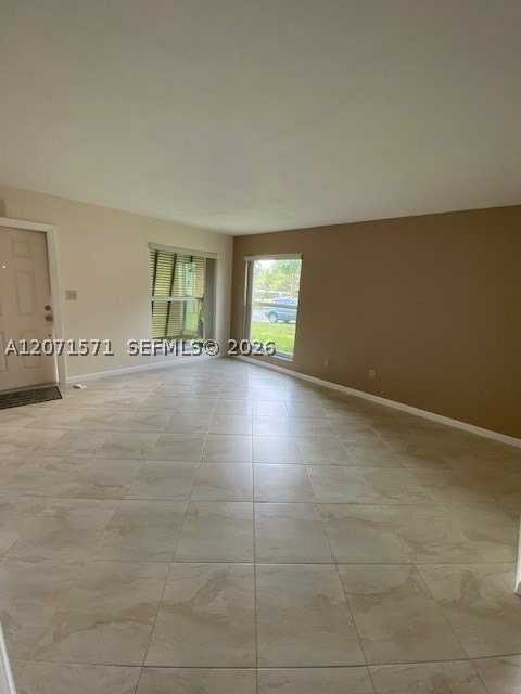 11942 Sw 122nd Pl - Photo 6 of 21