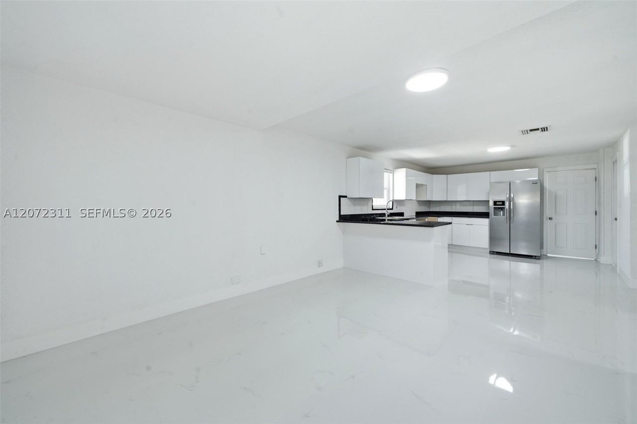 399 Nw 98th St #399 - Photo 5 of 24