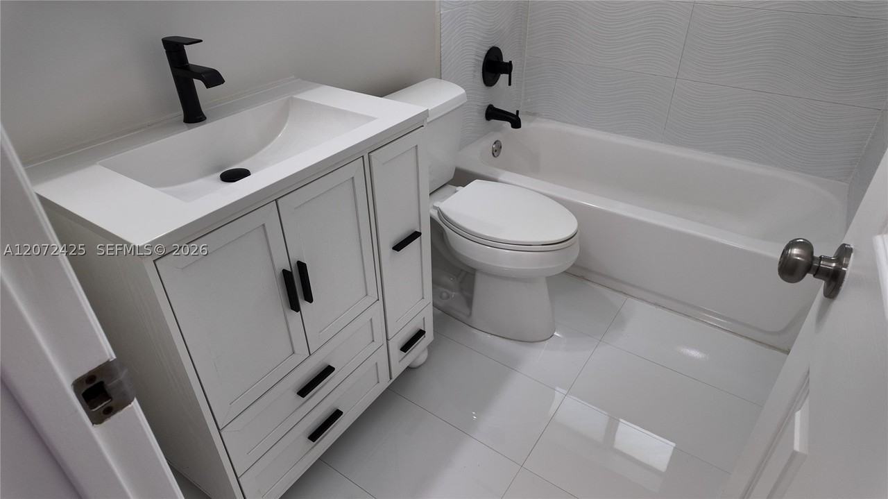 220 Sw 80th Ave #220 - Photo 7 of 15