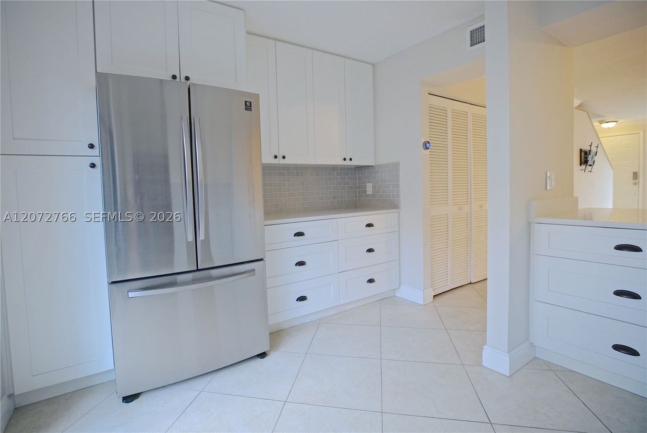 10196 Sw 77th Ct #10196 - Photo 4 of 22