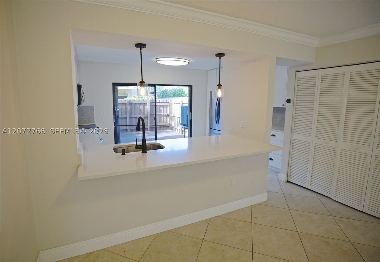 10196 Sw 77th Ct #10196 - Photo 6 of 22