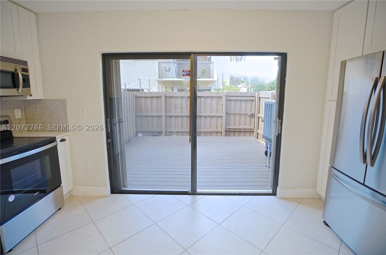 10196 Sw 77th Ct #10196 - Photo 7 of 22