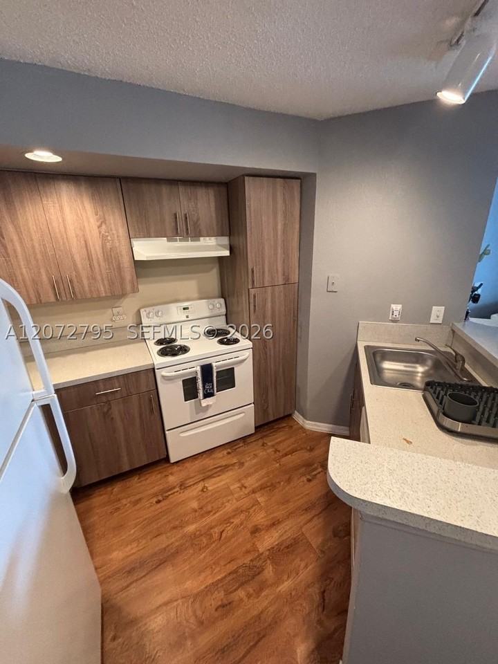 12620 Vista Isles Dr #1015 - Photo 7 of 27