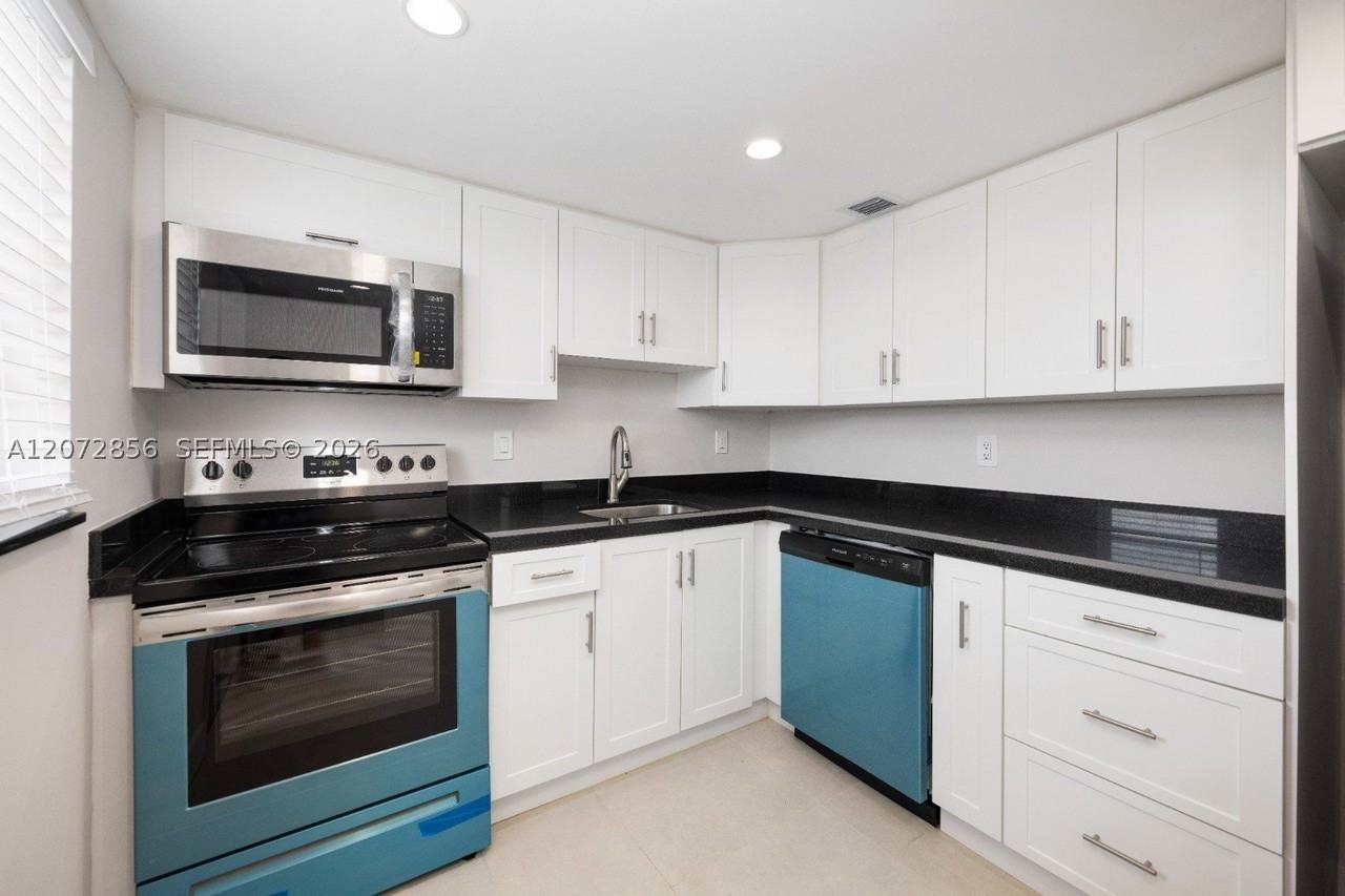 14165 Sw 87th St #D505 - Photo 5 of 17