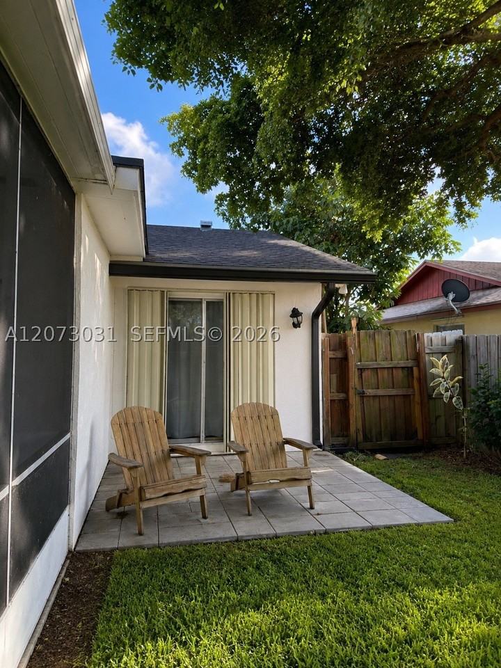 4555 Arthur St - Photo 5 of 5