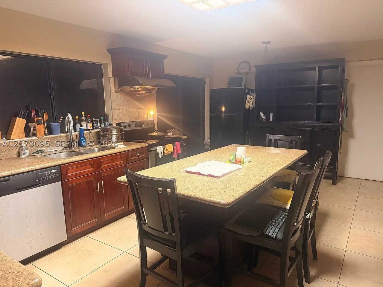 8250 Sw 116th St - Photo 5 of 6