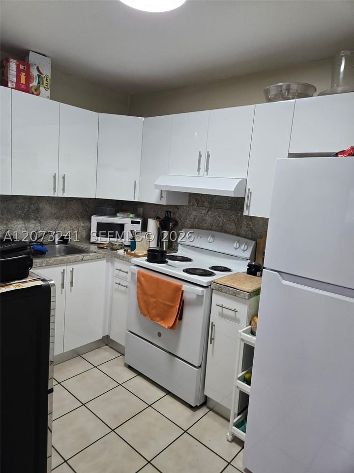 13351 Sw 17th Ln #3-7 - Photo 5 of 9