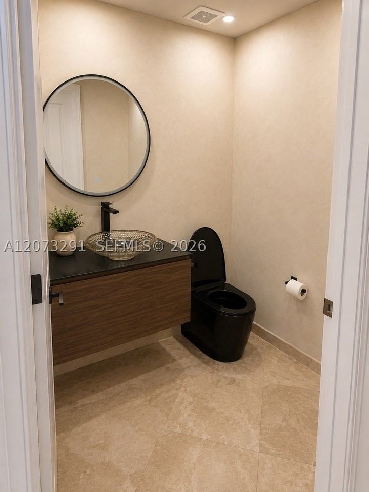 3225 Ne 207th Ter - Photo 5 of 21