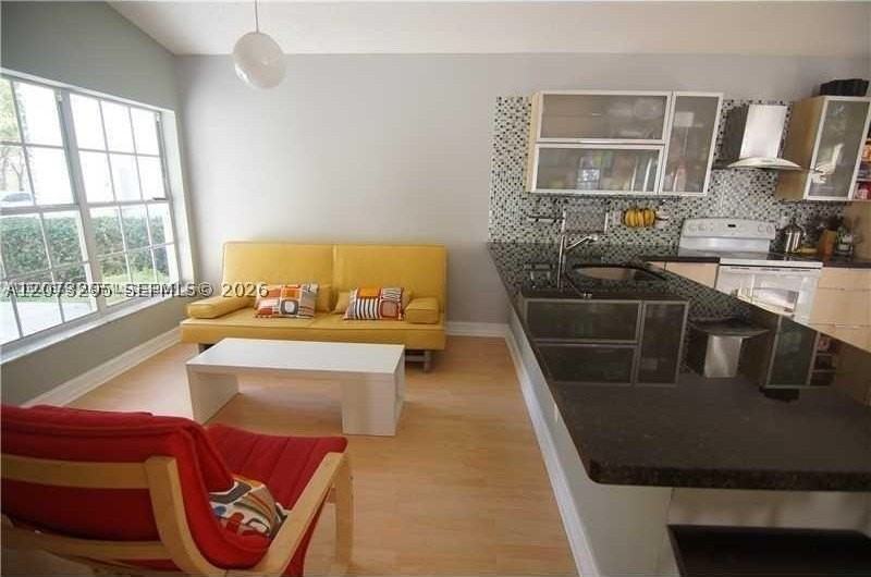 882 Garnet Cir #882 - Photo 2 of 6