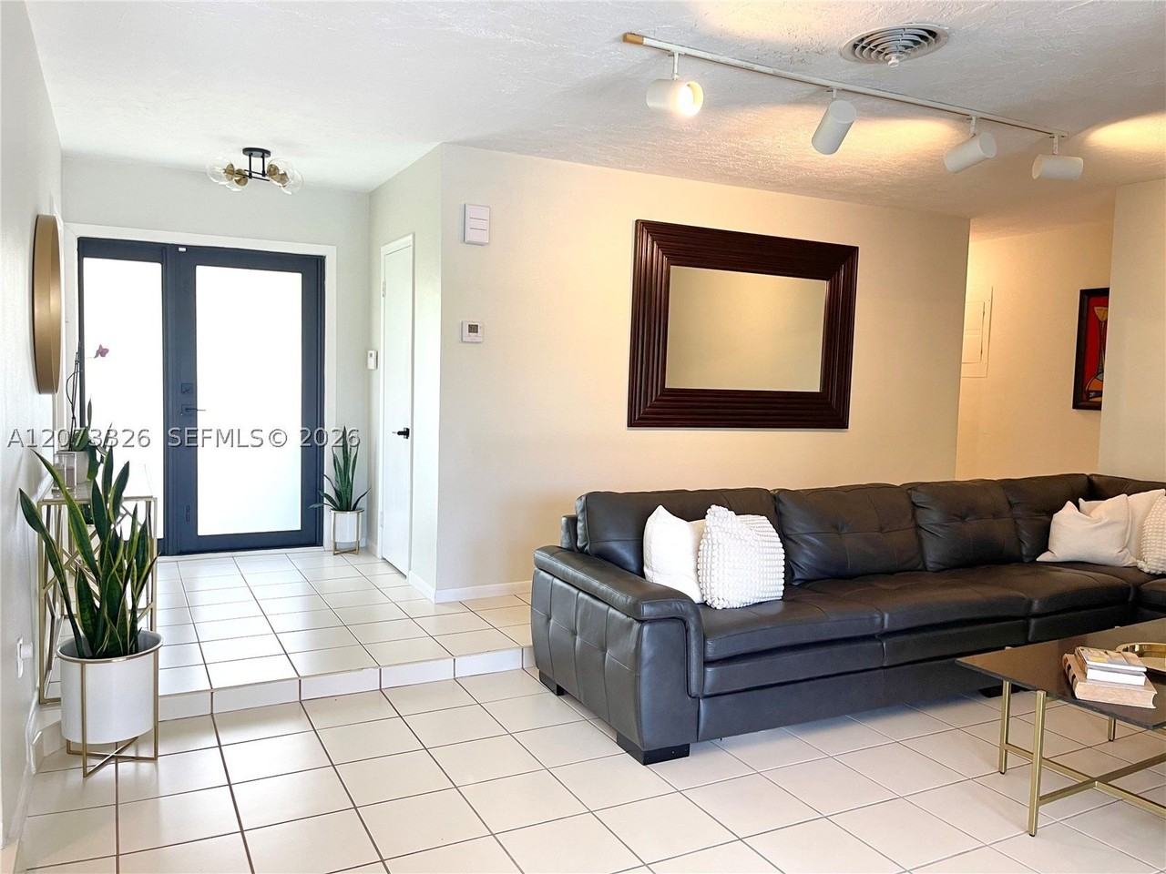 8522 Sw 148th Ter - Photo 4 of 42