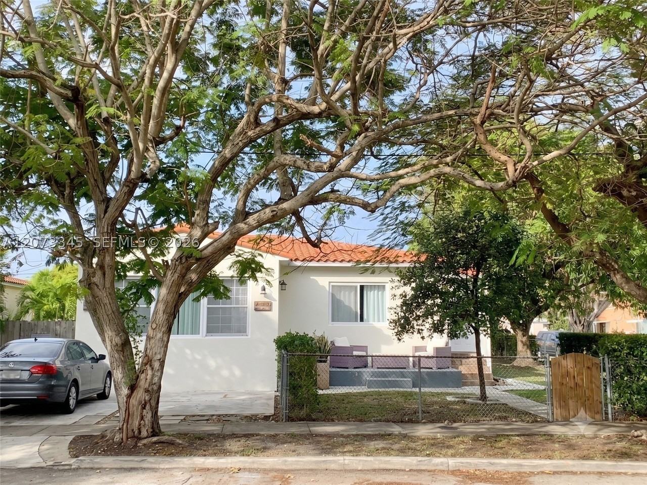 811 Sw 11th St #811 - Photo 2 of 23