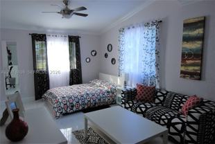 1435 Sw 82nd Pl - Photo 1 of 1