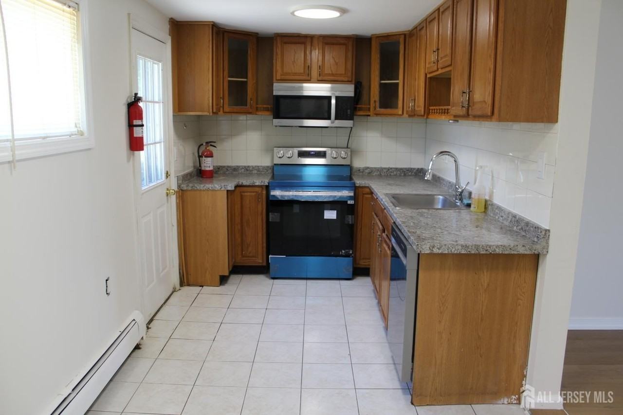 78 Washington Ave - Photo 7 of 34