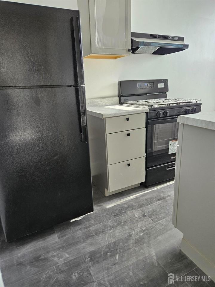 110 Market St #3E - Photo 2 of 5