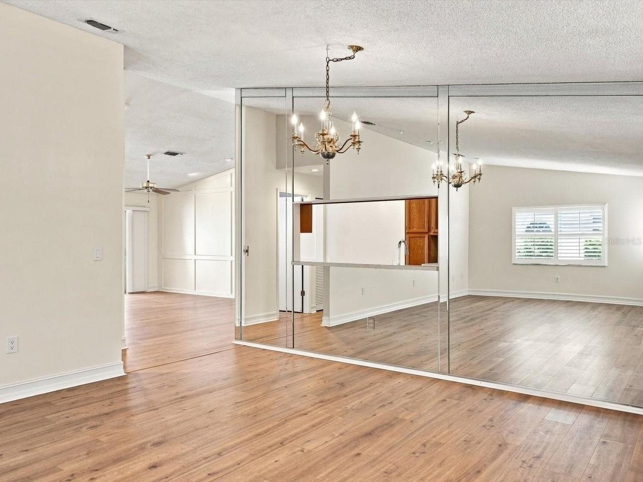 5381 Kelly Dr #15 - Photo 7 of 40
