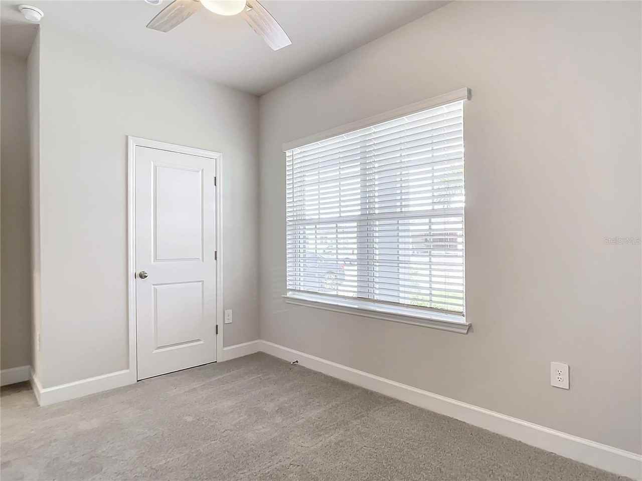 16876 Castoro Dr - Photo 5 of 31