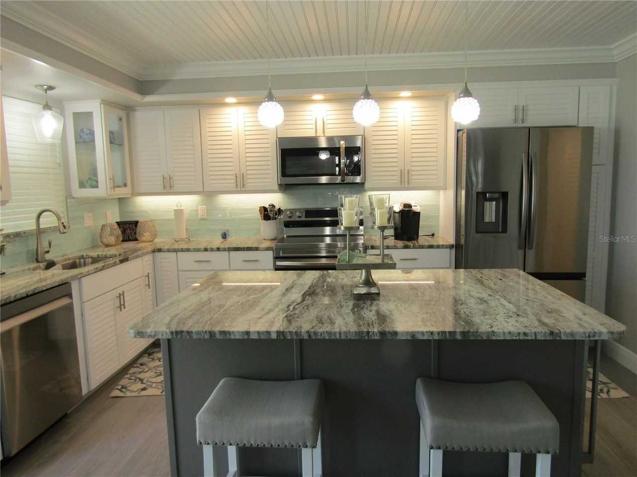 999 Inlet Cir #B104 - Photo 6 of 18