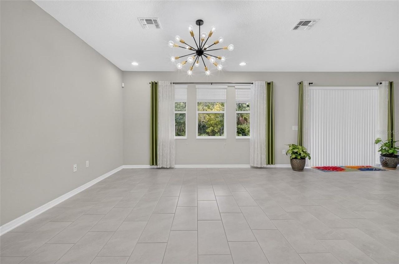 6081 Monterey Cypress Trl - Photo 5 of 35