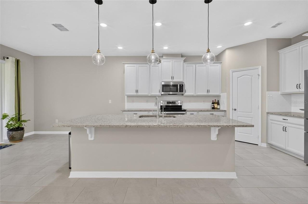 6081 Monterey Cypress Trl - Photo 7 of 35