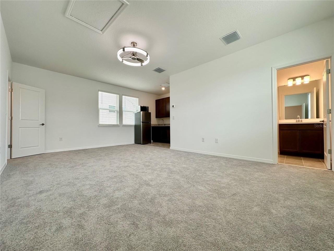 12761 Harvest Rain Ave - Photo 4 of 17