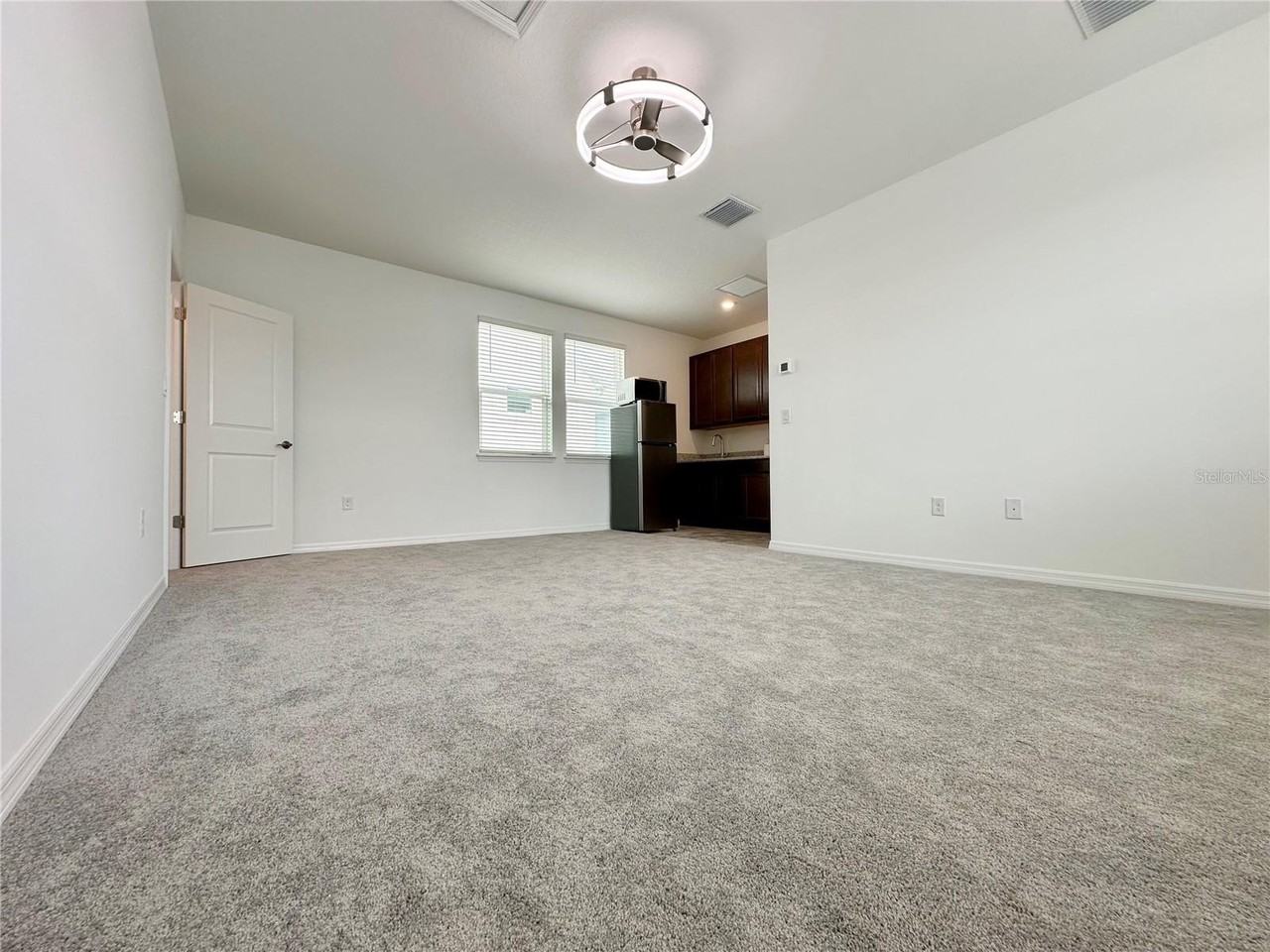 12761 Harvest Rain Ave - Photo 5 of 17