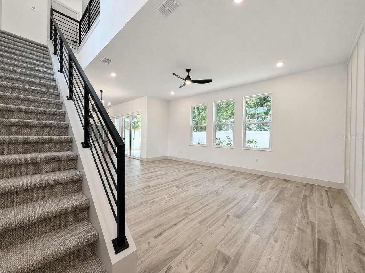 724 Ellwood Ave #A - Photo 6 of 31