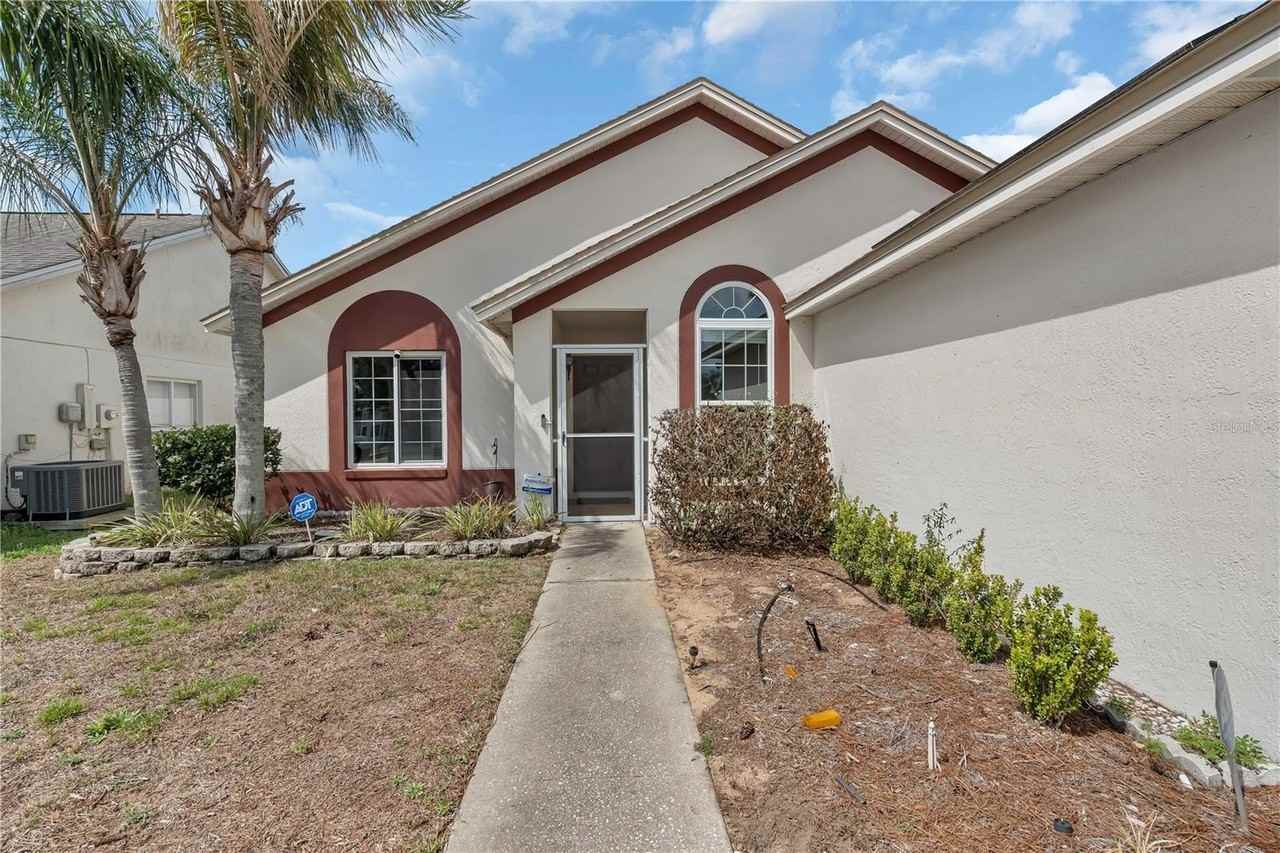 3024 Bloomsbury Dr - Photo 4 of 38