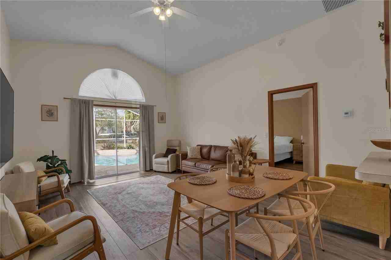 3024 Bloomsbury Dr - Photo 6 of 38