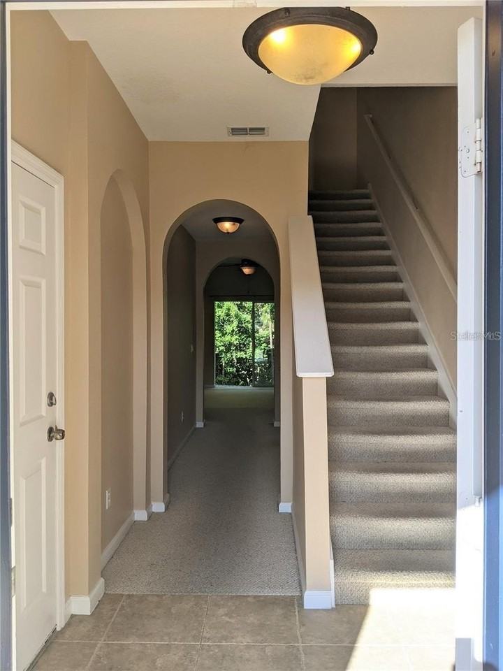 10272 Park Commons Dr - Photo 3 of 25