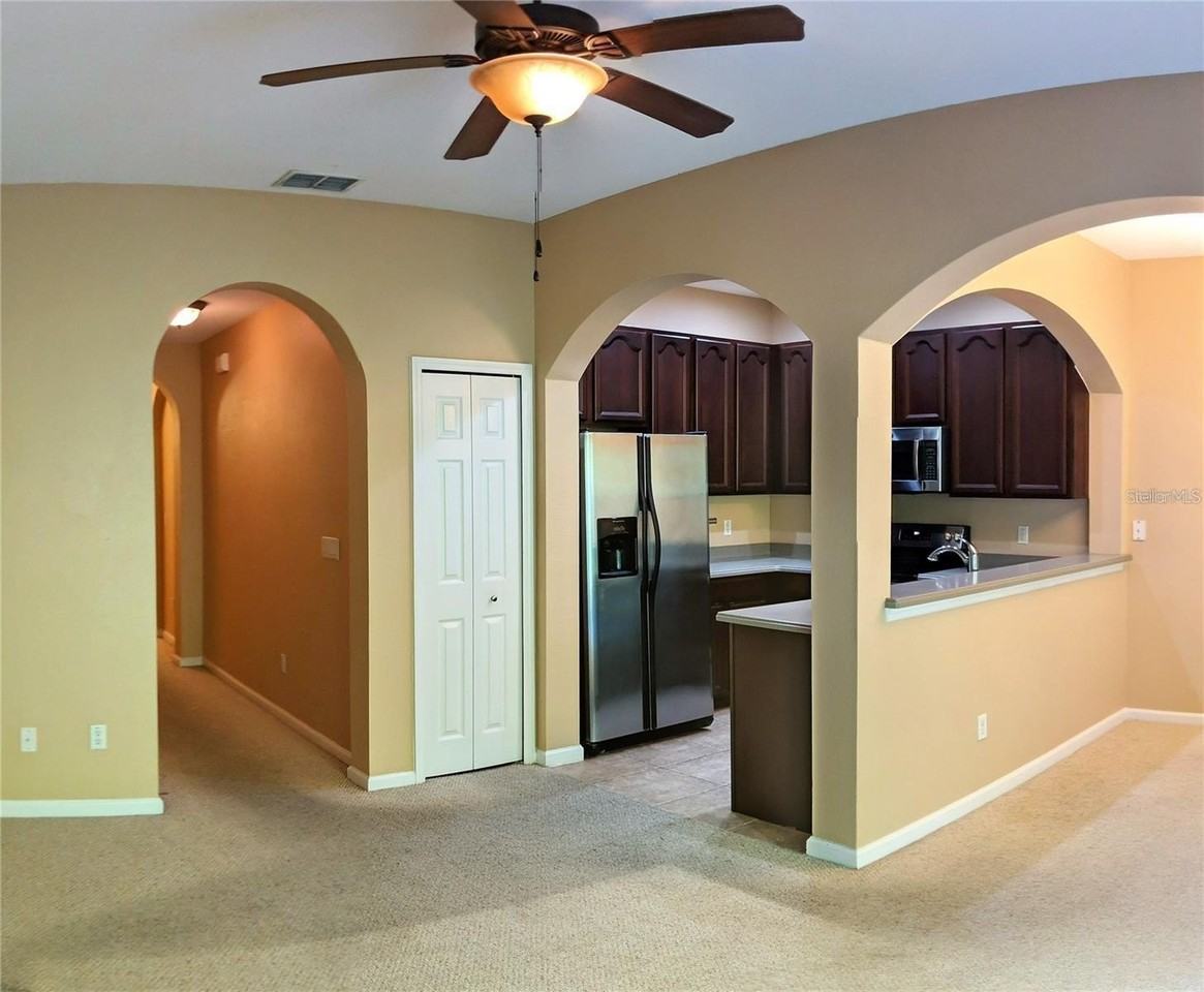 10272 Park Commons Dr - Photo 7 of 25