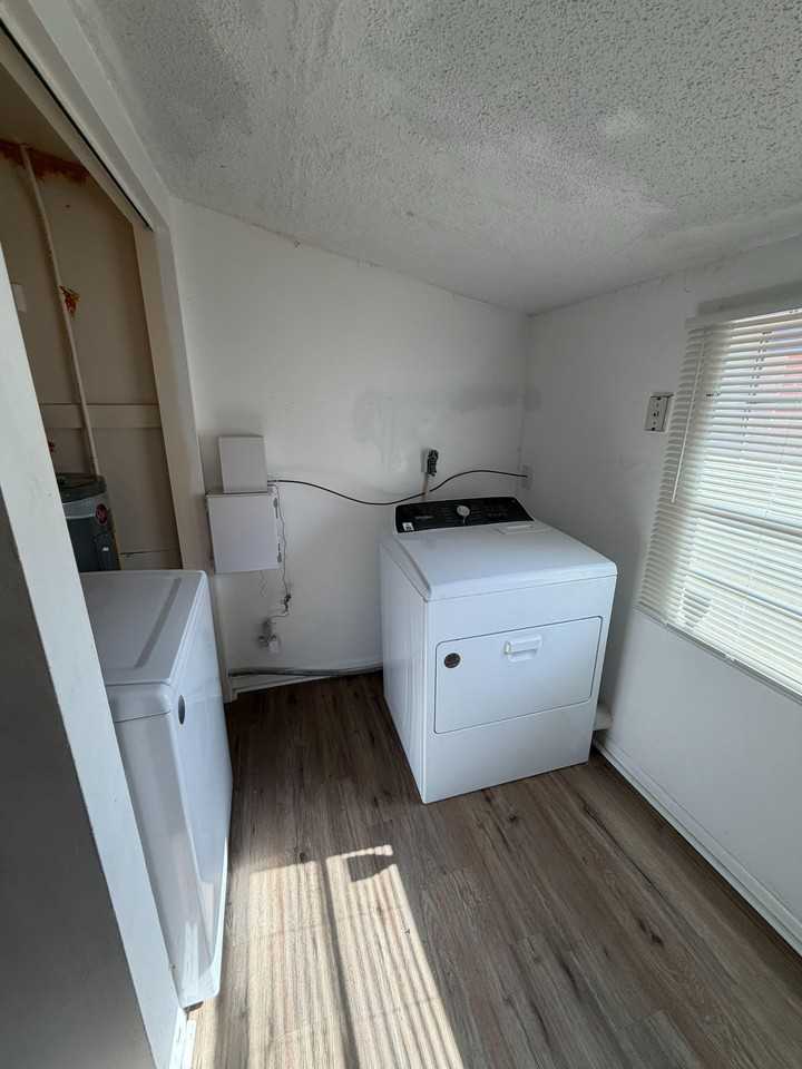 W 17th St - Photo 2 of 11