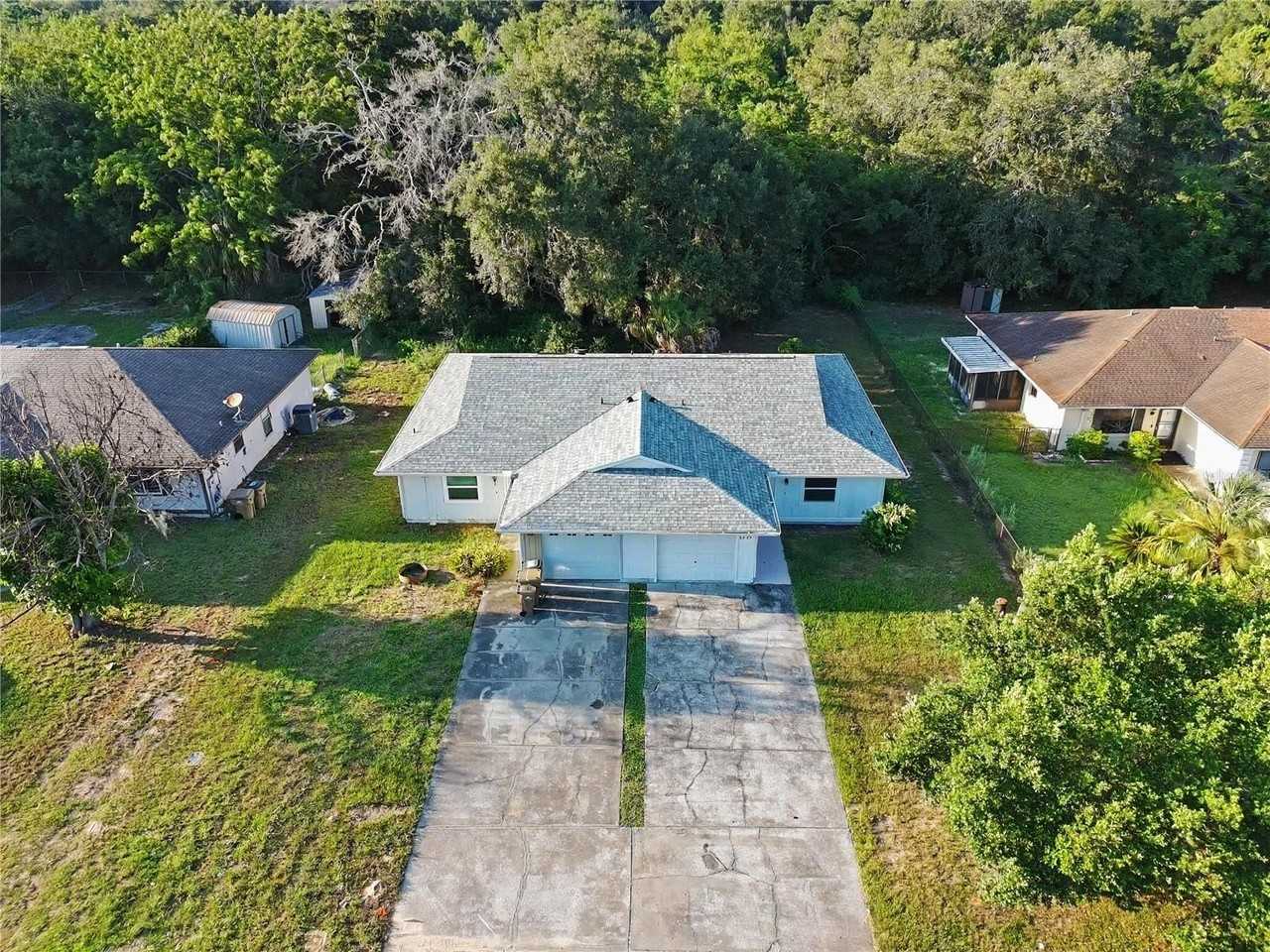 2429 Centennial Blvd - Photo 4 of 31