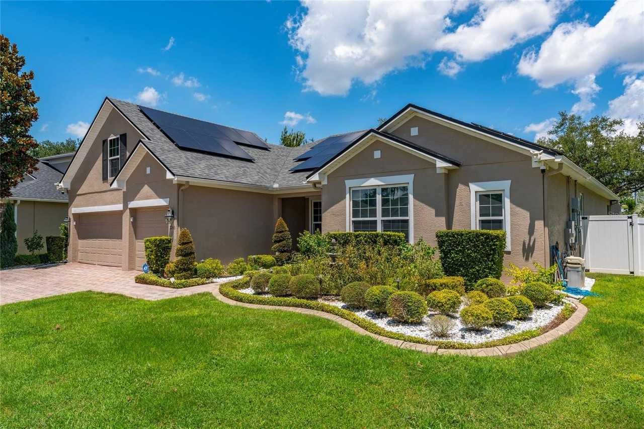 2260 Pickford Cir - Photo 3 of 50