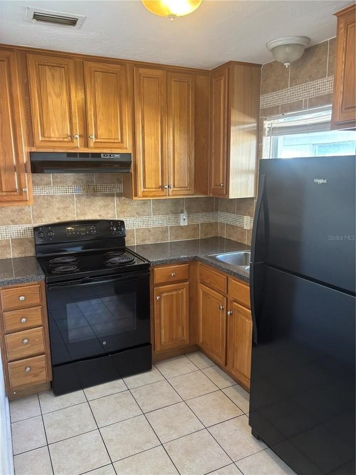 614 Rosery Rd Nw - Photo 4 of 15