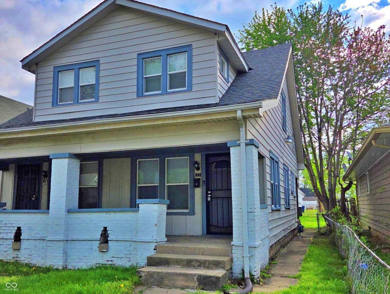 1339 Lee St - Photo 3 of 18