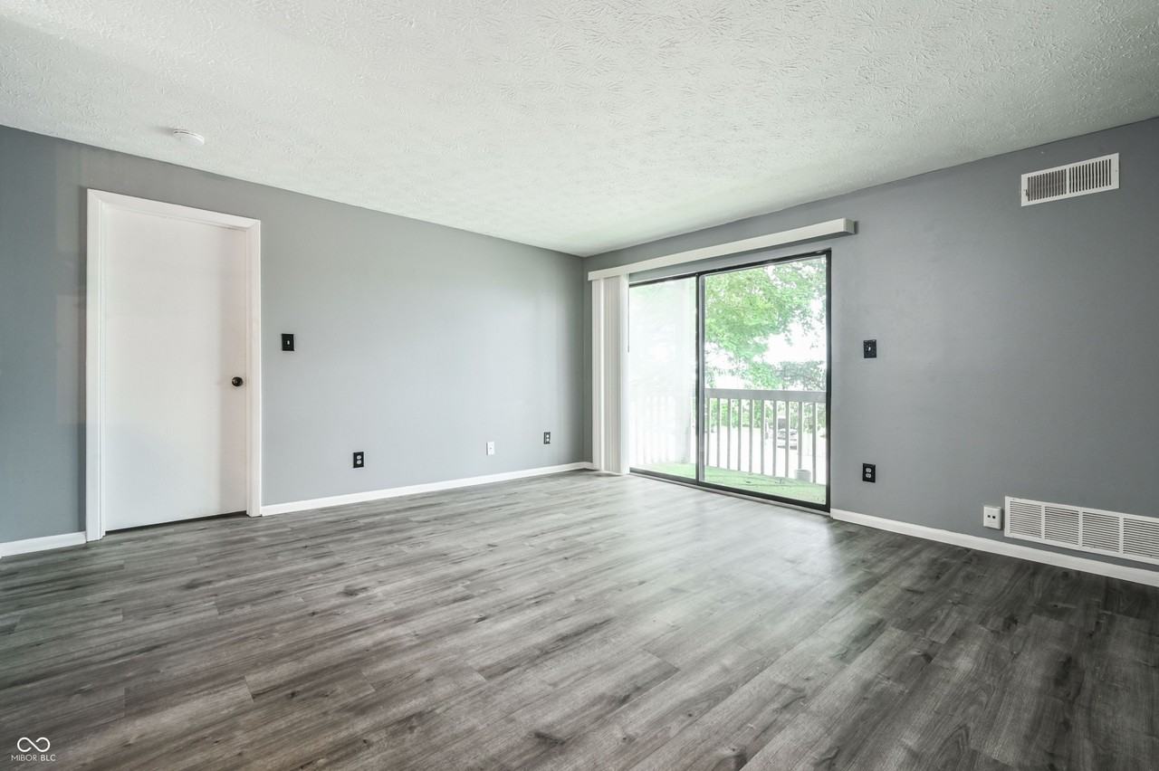 4351 Village Parkway Cir W #7 - Photo 4 of 24