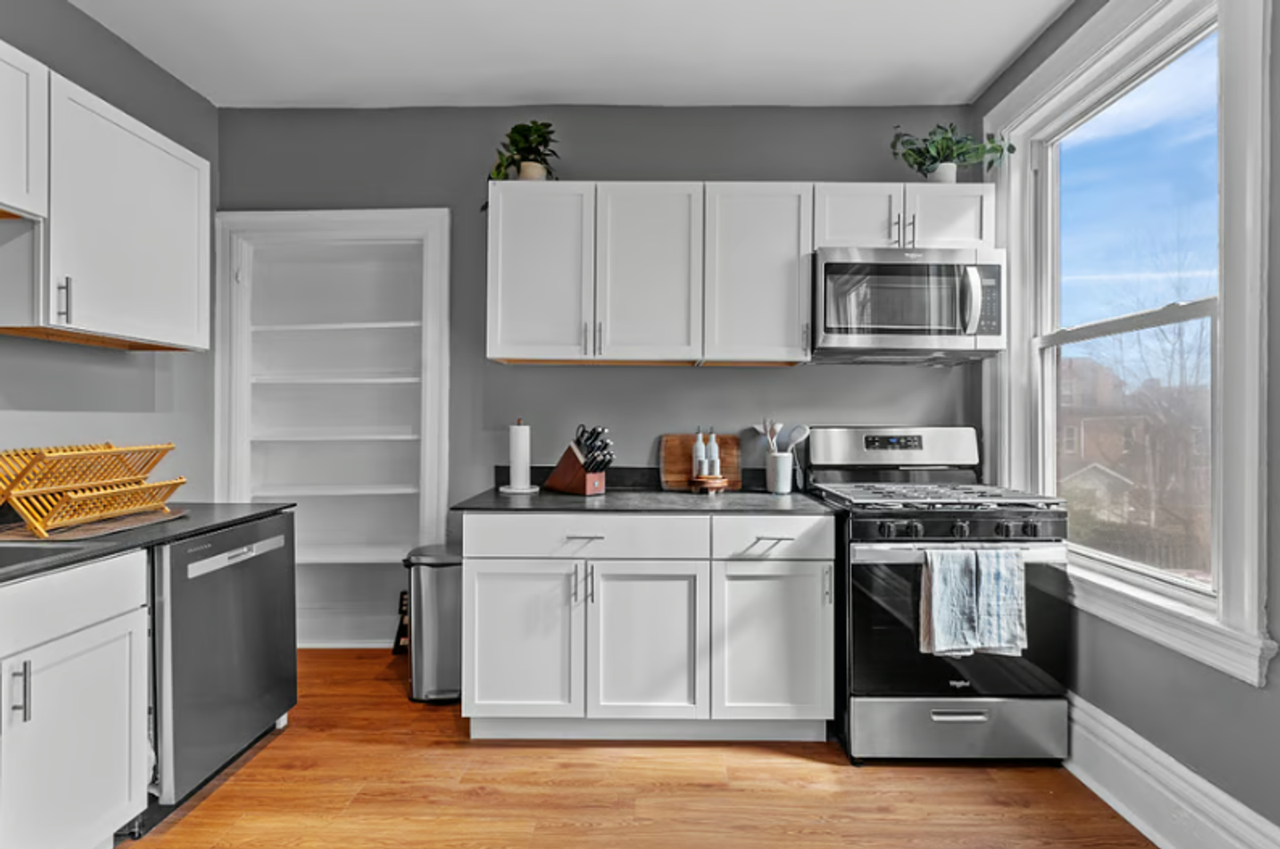 201 Lincoln Avenue - Photo 2 of 15