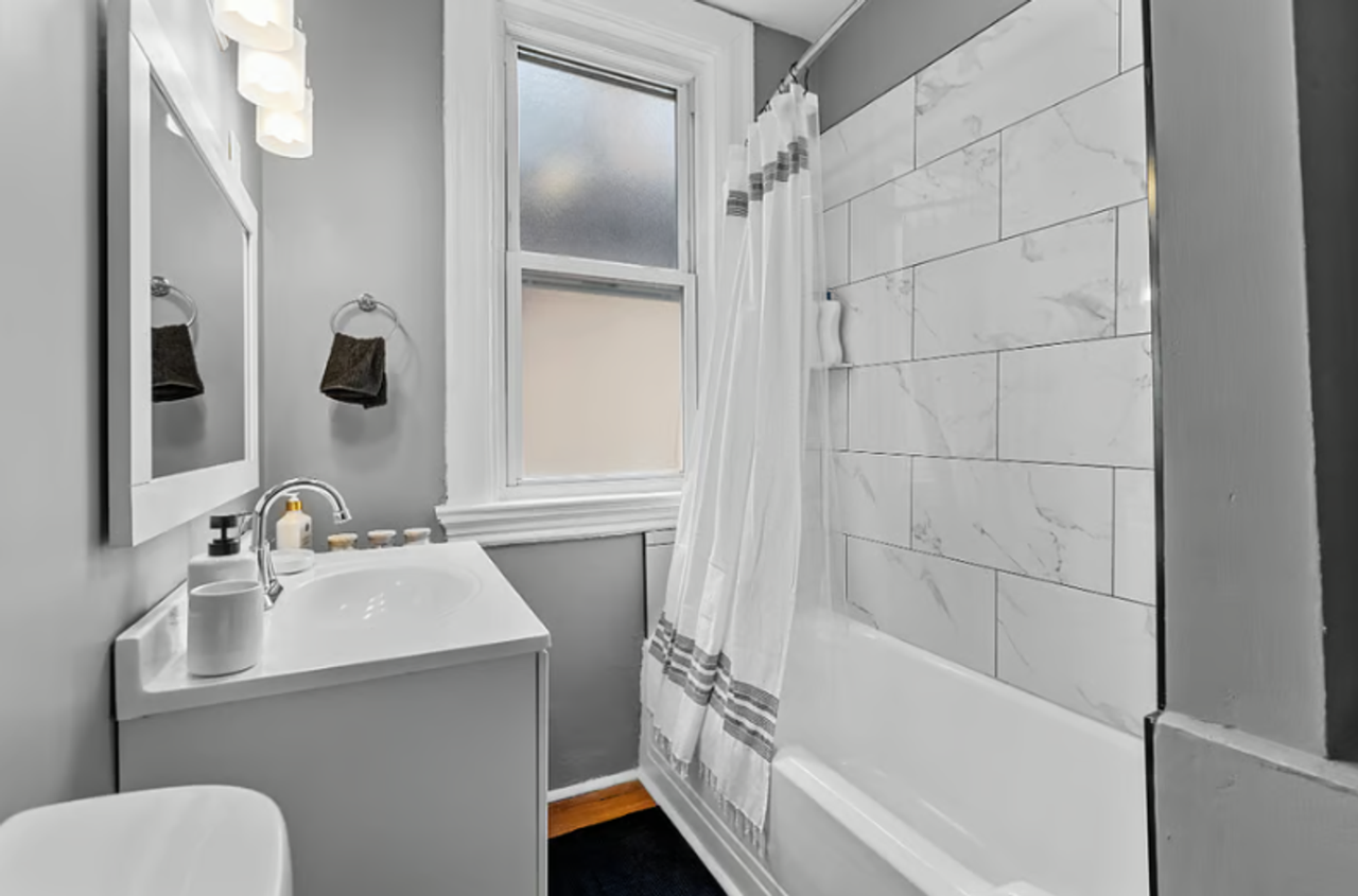 201 Lincoln Avenue - Photo 7 of 15